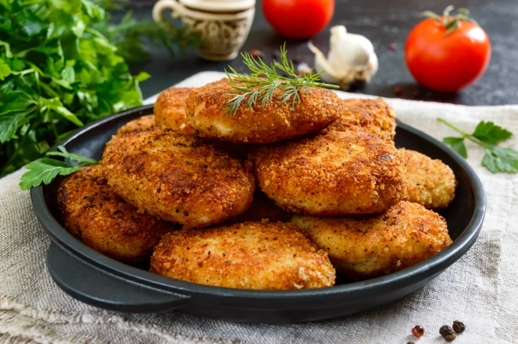 cutlets served in a plate